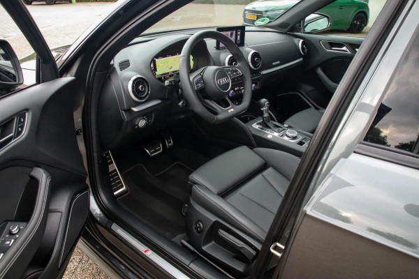 Audi A3 Sportback 2.0TFSI S3 quattro Facelift 310pk S-Tronic 1e Eig|DLR|Kuipstoelen|Virtual Cockpit|Panoramadak|Magnetic|LED|Black