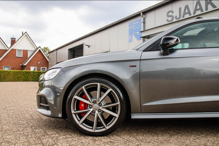 Audi A3 Sportback 2.0TFSI S3 quattro Facelift 310pk S-Tronic 1e Eig|DLR|Kuipstoelen|Virtual Cockpit|Panoramadak|Magnetic|LED|Black