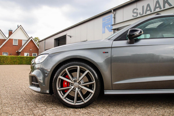 Audi A3 Sportback 2.0TFSI S3 quattro Facelift 310pk S-Tronic 1e Eig|DLR|Kuipstoelen|Virtual Cockpit|Panoramadak|Magnetic|LED|Black
