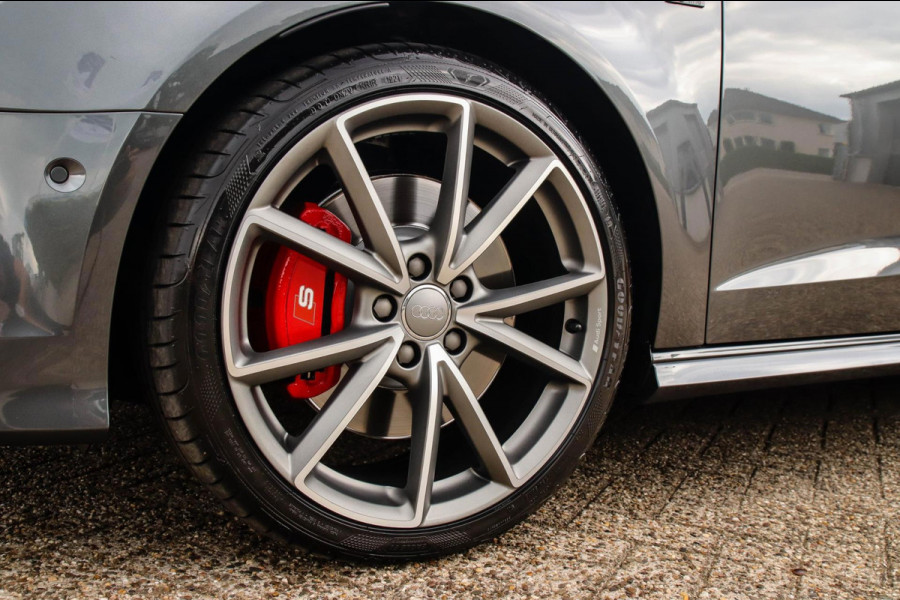 Audi A3 Sportback 2.0TFSI S3 quattro Facelift 310pk S-Tronic 1e Eig|DLR|Kuipstoelen|Virtual Cockpit|Panoramadak|Magnetic|LED|Black
