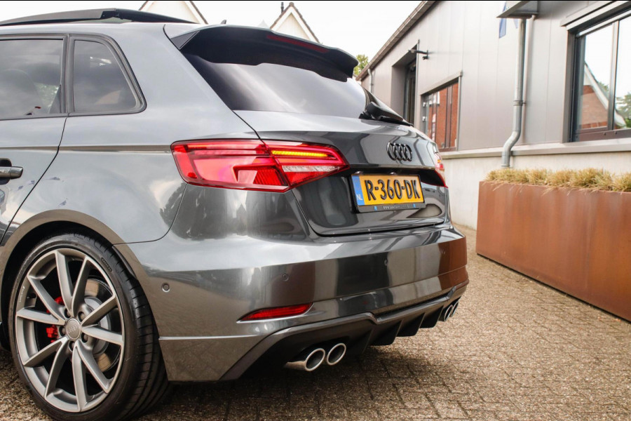 Audi A3 Sportback 2.0TFSI S3 quattro Facelift 310pk S-Tronic 1e Eig|DLR|Kuipstoelen|Virtual Cockpit|Panoramadak|Magnetic|LED|Black