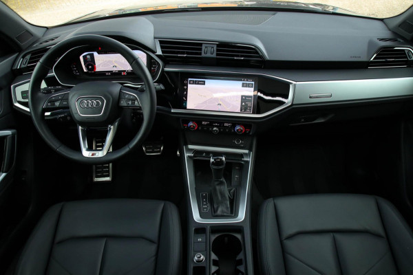 Audi Q3 35 TFSI 1.5 TFSI S Line Pro Line S 150pk S-Tronic! 1e|Panoramadak|Virtual Cockpit|LED|Leder elektrisch|Lane|20inch|Black