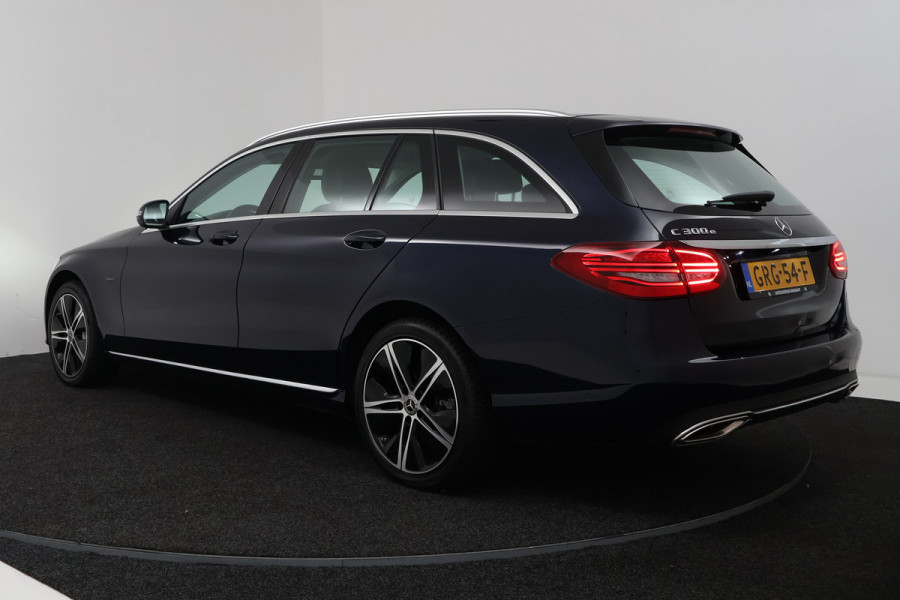 Mercedes-Benz C-Klasse Estate 300 e Premium Plus Pack (BURMEISTER, STOELVERWARMING, SFEEVERLICHTING, ELEKTR STOELEN, NAVIGATIE, PARKEERSENSOREN)