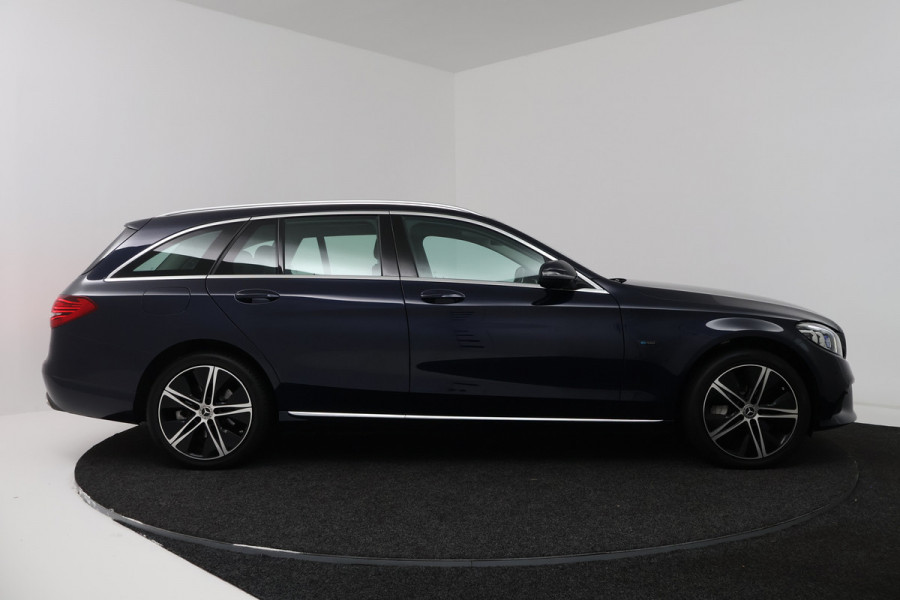 Mercedes-Benz C-Klasse Estate 300 e Premium Plus Pack (BURMEISTER, STOELVERWARMING, SFEEVERLICHTING, ELEKTR STOELEN, NAVIGATIE, PARKEERSENSOREN)
