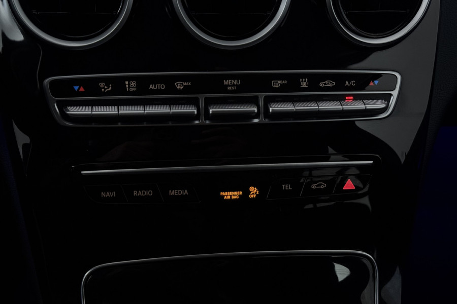 Mercedes-Benz C-Klasse Estate 300 e Premium Plus Pack (BURMEISTER, STOELVERWARMING, SFEEVERLICHTING, ELEKTR STOELEN, NAVIGATIE, PARKEERSENSOREN)