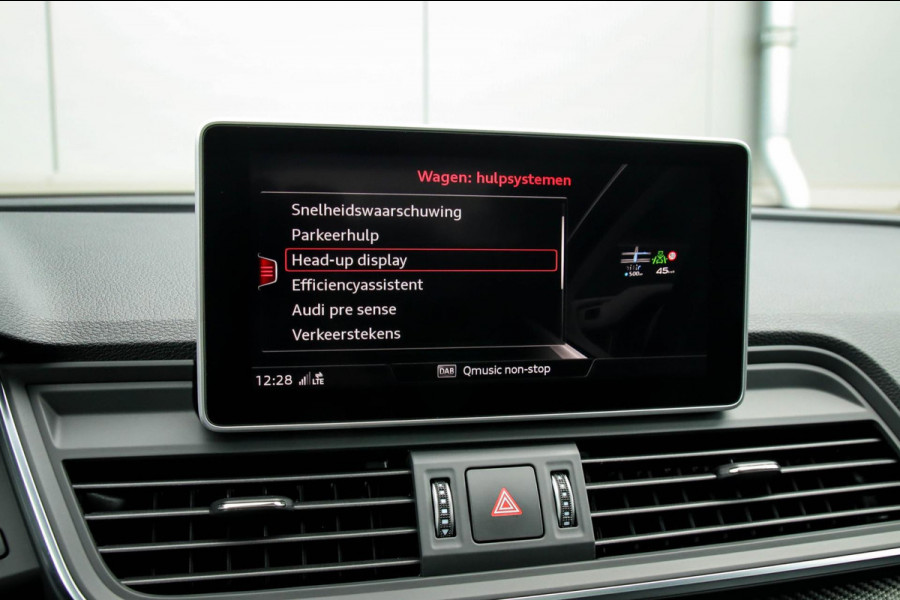 Audi Q5 55 TFSI e Quattro Competition Pro Line S S-Line 367pk Automaat Luchtvering|Panoramadak|Virtual Cockpit|S kuipstoelen|Black