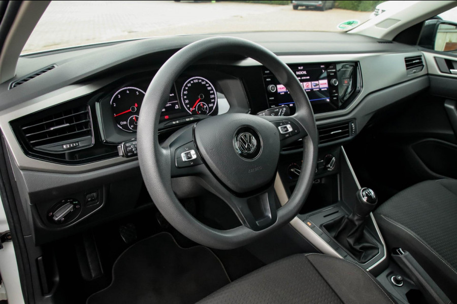Volkswagen Polo 1.0 MPI Trendline 65pk! 2e|Dealer|Airconditioning|LED Dagrijverlichting|Radio-/CD/USB|Bluetooth|Black Pack|16inch