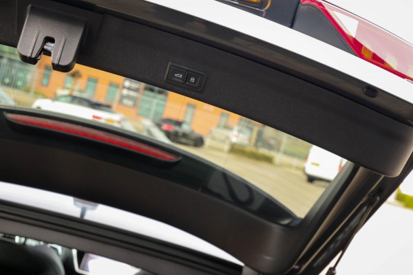 Audi A6 Avant 45 2.0TFSI Quattro S line Edition 245pk Automaat! 1e|Panoramadak|Virtual Cockpit|Leder|HD Matrix LED|Black|Trekhaak