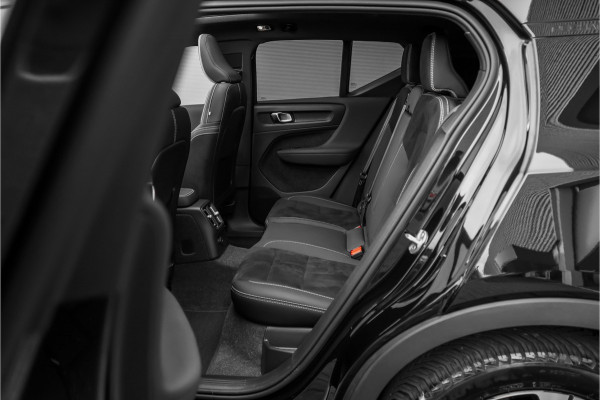 Volvo XC40 1.5 T5 Plug-in hybrid Plus Dark Pano H&K Elek Trekhaak 360° ACC