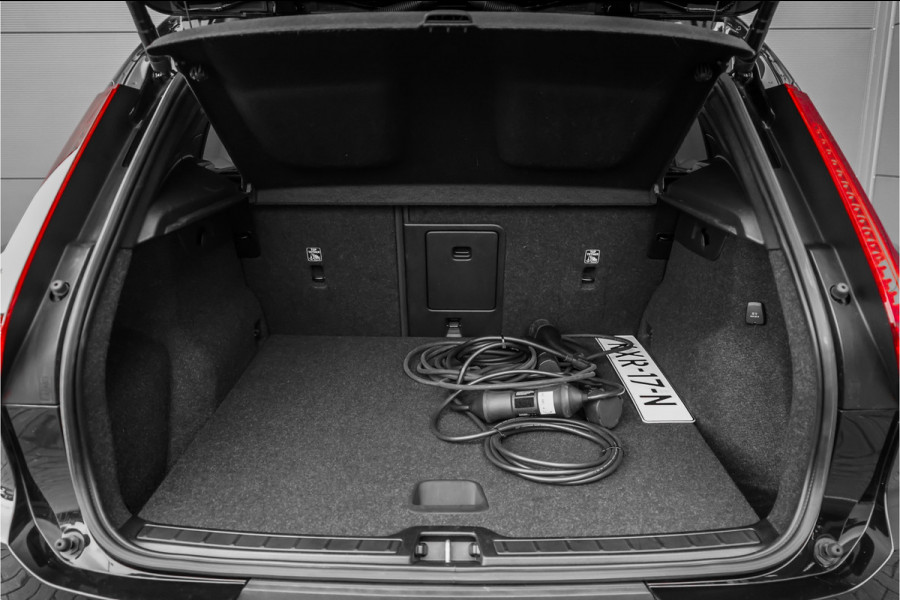 Volvo XC40 1.5 T5 Plug-in hybrid Plus Dark Pano H&K Elek Trekhaak 360° ACC