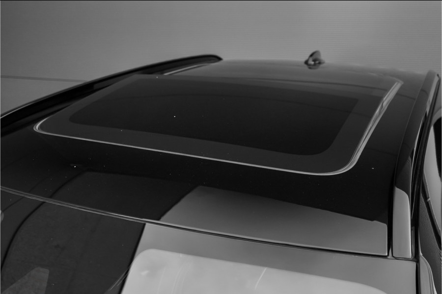 Volvo XC40 1.5 T5 Plug-in hybrid Plus Dark Pano H&K Elek Trekhaak 360° ACC