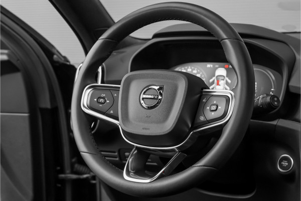 Volvo XC40 1.5 T5 Plug-in hybrid Plus Dark Pano H&K Elek Trekhaak 360° ACC