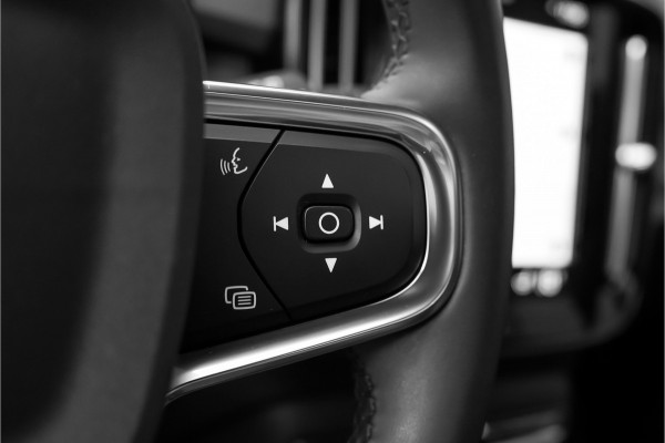 Volvo XC40 1.5 T5 Plug-in hybrid Plus Dark Pano H&K Elek Trekhaak 360° ACC