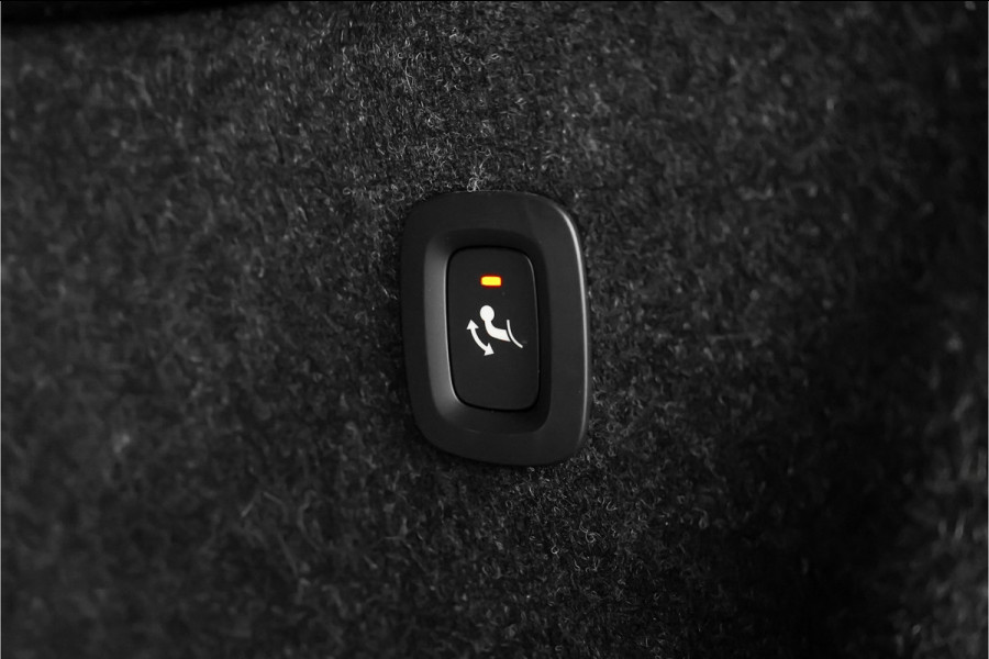 Volvo XC40 1.5 T5 Plug-in hybrid Plus Dark Pano H&K Elek Trekhaak 360° ACC