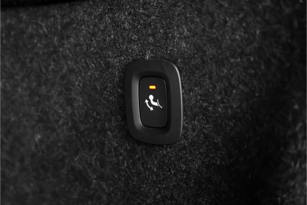 Volvo XC40 1.5 T5 Plug-in hybrid Plus Dark Pano H&K Elek Trekhaak 360° ACC