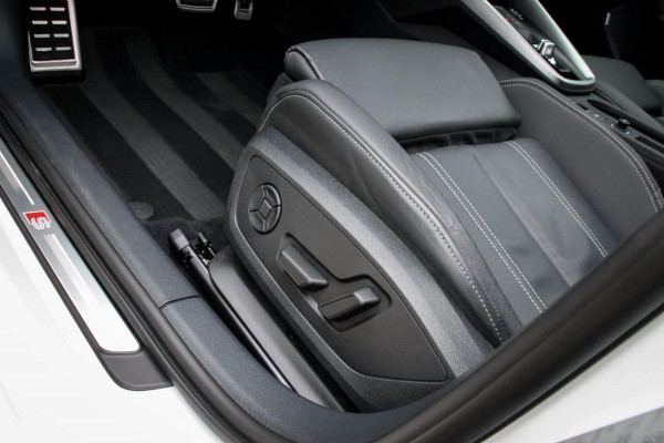 Audi A3 Sportback 45TFSI e PHEV S Edition S-line 245pk S-Tronic Elektrische Kuipstoelen|Virtual Cockpit|Panoramadak|LED Matrix|B&O