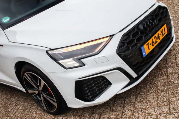 Audi A3 Sportback 45TFSI e PHEV S Edition S-line 245pk S-Tronic Elektrische Kuipstoelen|Virtual Cockpit|Panoramadak|LED Matrix|B&O