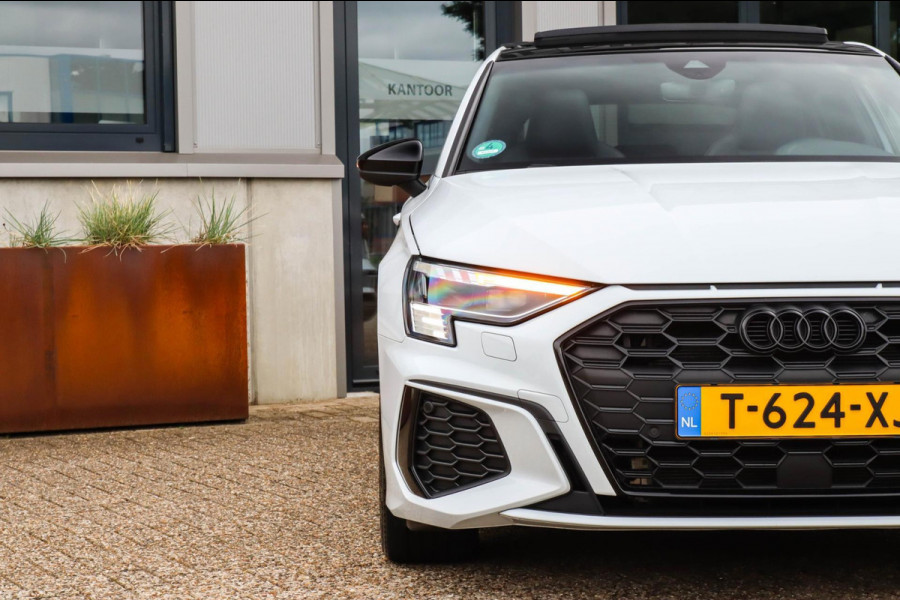 Audi A3 Sportback 45TFSI e PHEV S Edition S-line 245pk S-Tronic Elektrische Kuipstoelen|Virtual Cockpit|Panoramadak|LED Matrix|B&O