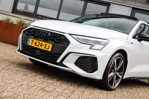 Audi A3 Sportback 45TFSI e PHEV S Edition S-line 245pk S-Tronic Elektrische Kuipstoelen|Virtual Cockpit|Panoramadak|LED Matrix|B&O