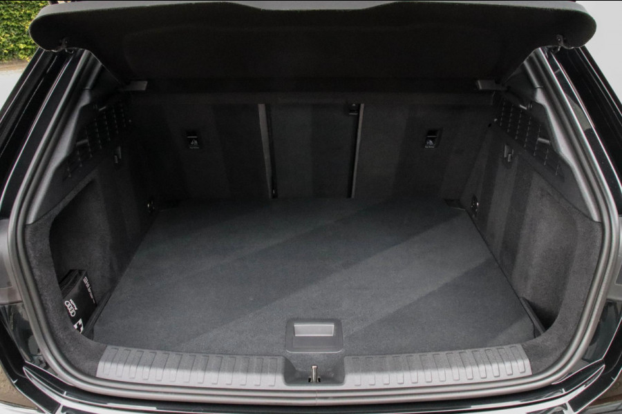 Audi A3 Sportback 40 TFSI e PHEV S Edition S-line 204pk S-Tronic! 1e|DLR|Kuipstoelen|Virtual Cockpit|Panoramadak|LED Matrix|Black