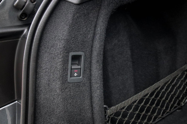 Audi A4 Avant 2.0 TFSI S line Black Edition Facelift 150pk S-Tronic! DLR|Panoramadak|Virtual Cockpit|Leder|LED Matrix|Camera|Black