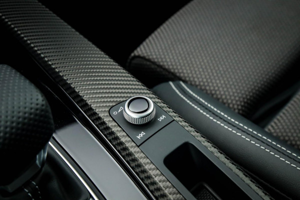 Audi A4 Avant 2.0 TFSI S line Black Edition Facelift 150pk S-Tronic! DLR|Panoramadak|Virtual Cockpit|Leder|LED Matrix|Camera|Black