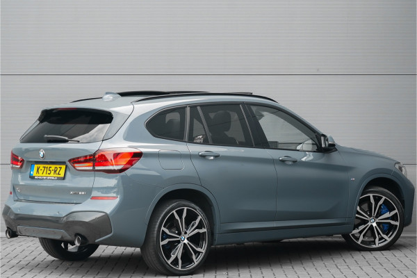 BMW X1 xDrive25i High Executive M-Sport Pano Trekhaak H/K Shadow Stuurverw 20"