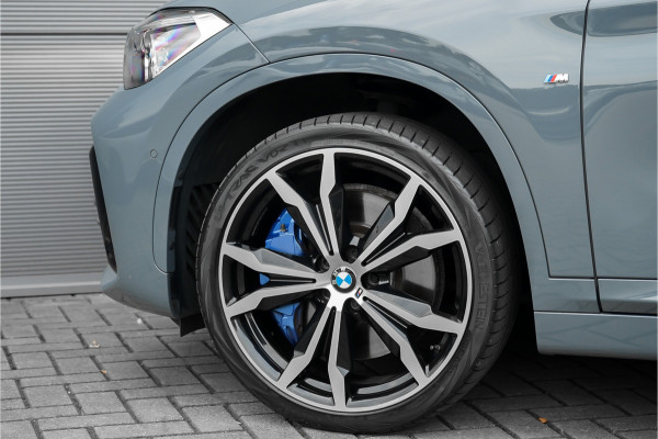 BMW X1 xDrive25i High Executive M-Sport Pano Trekhaak H/K Shadow Stuurverw 20"