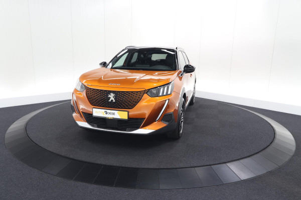 Peugeot e-2008 EV GT 50 kWh | 11 KW Lader | 96,3% SOH | Adaptieve Cruise Control | Dodehoekdetectie | Stoelverwarming | Navigatie