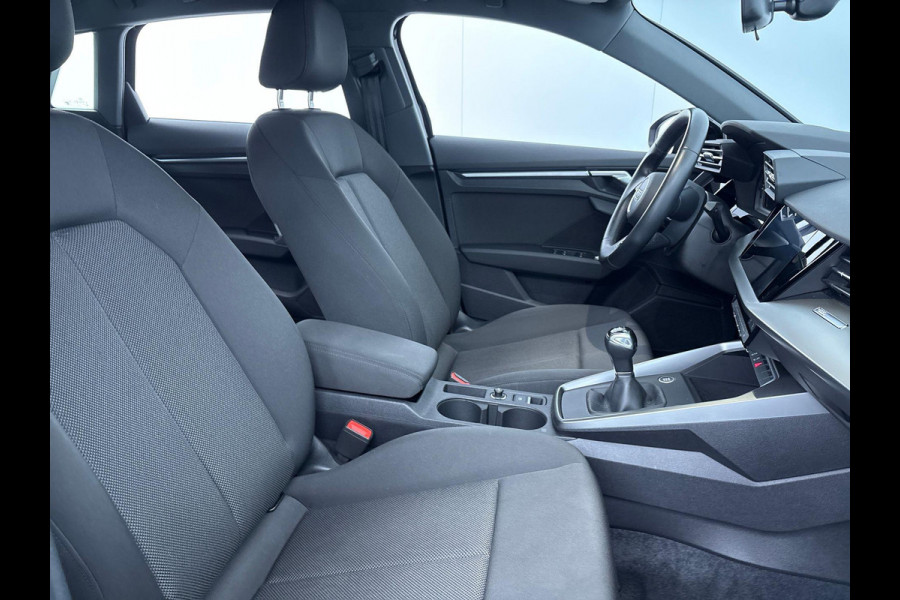 Audi A3 Sportback 30 TFSI Pro Line 110 pk | Navigatie via app | Autom Airco | Parkeersensoren achter | Cruise Control | LED |