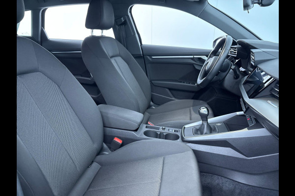 Audi A3 Sportback 30 TFSI Pro Line 110 pk | Navigatie via app | Autom Airco | Parkeersensoren achter | Cruise Control | LED |