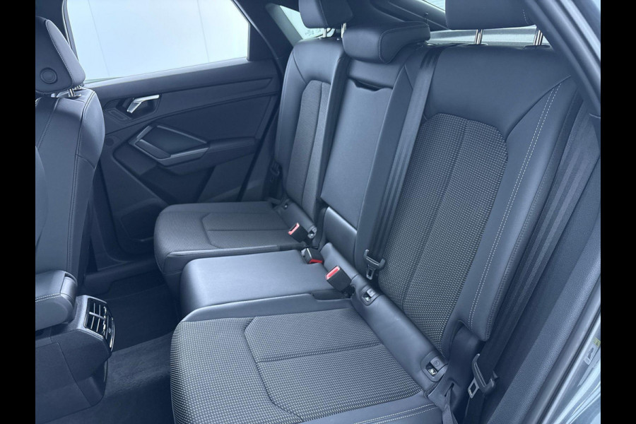 Audi Q3 Sportback 45 TFSI e S Edition 245pk S-tronic | Navigatie | Autom. airco | Parkeersensoren | Adaptieve cruise control | LED | S-Line |