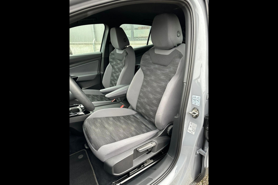Volkswagen ID.4 52kWh 148pk Performance Pure! 1e|DLR|Virtual Cockpit|LED|ID Light|NAVI|CarPlay|DAB+|Sfeerverlichting|Spiegelpakket
