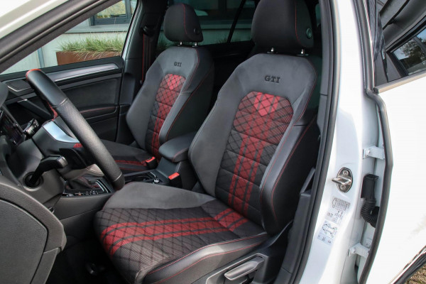 Volkswagen Golf 2.0 TSI GTI TCR DSG automaat! 2e|DLR|Virtual Cockpit|Panoramadak|Alcantara|Camera|Keyless|DynAudio|CarPlay|19inch
