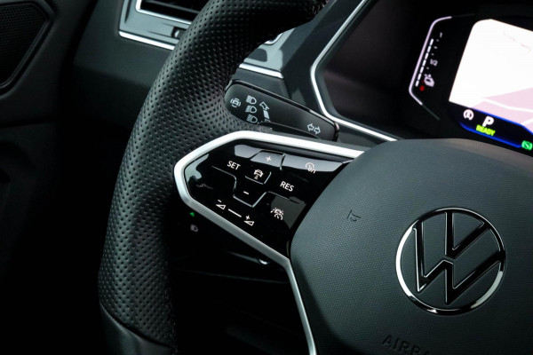 Volkswagen Tiguan 1.4 TSI eHybrid R-Line Business DSG 245pk Panoramadak|Virtual Cockpit|IQ LED Plus|NAVI|ACC|Black|19inch|Trekhaak