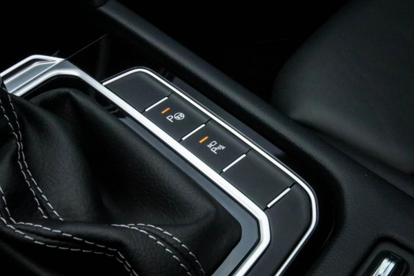 Volkswagen Arteon Shooting Brake 1.4 TSI eHybrid R-Line Business+ 218pk DSG! 1e|Panoramadak|Virtual Cockpit|Lederen R kuipstoelen