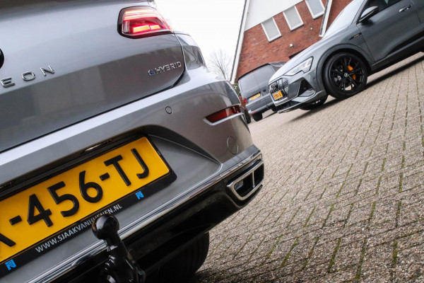 Volkswagen Arteon Shooting Brake 1.4 TSI eHybrid R-Line Business+ 218pk DSG! 1e|Panoramadak|Virtual Cockpit|Lederen R kuipstoelen