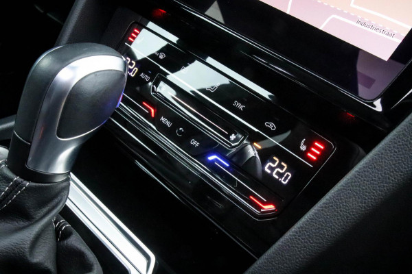 Volkswagen Arteon Shooting Brake 1.4 TSI eHybrid R-Line Business+ 218pk DSG! 1e|Panoramadak|Virtual Cockpit|Lederen R kuipstoelen