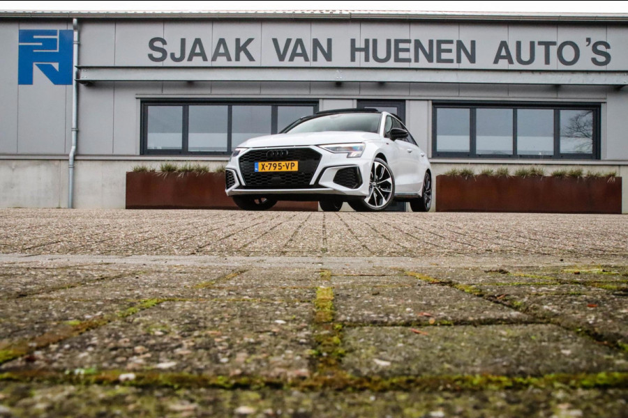 Audi A3 Limousine 35 1.5 TFSI S Edition One S-line 150pk S-Tronic Lederen kuipstoelen|Virtual Cockpit|Panoramadak|LED Matrix|Black