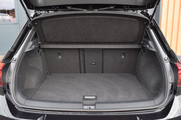 Volkswagen T-Roc 1.5 TSI R-Line Black Style | Panoramdak | Beats | 19"
