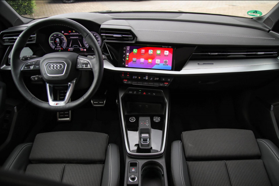 Audi A3 Sportback 40 TFSI e PHEV S Edition S-line 204pk S-Tronic! 1e|DLR|Panoramadak|Virtual Cockpit|Kuipstoelen|LED Matrix|Black