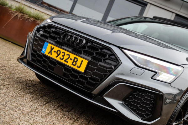 Audi A3 Sportback 45TFSI e PHEV S Edition Competition S-line 245pk S-Tronic Elektrische Kuipstoelen|Virtual Cockpit|Panoramadak|19