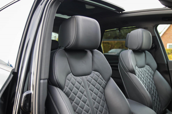 Audi Q5 55 TFSI e Quattro Competition S Edition S-Line 367pk Automaat|Luchtvering|Panoramadak|Virtual Cockpit|OLED Matrix|Trekhaak