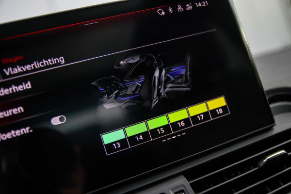 Audi Q5 55 TFSI e Quattro Competition S Edition S-Line 367pk Automaat|Luchtvering|Panoramadak|Virtual Cockpit|OLED Matrix|Trekhaak