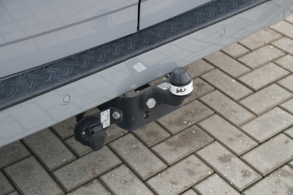 Ford Transit Custom 320 2.0 TDCI L2H1 Limited 170pk - Trekhaak - ACC - Blindspot - Stoel/Stuurverwarming - Sidesteps - Rijklaar
