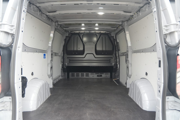 Ford Transit Custom 320 2.0 TDCI L2H1 Limited 170pk - Trekhaak - ACC - Blindspot - Stoel/Stuurverwarming - Sidesteps - Rijklaar