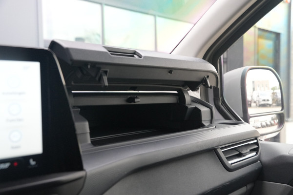 Ford Transit Custom 320 2.0 TDCI L2H1 Limited 170pk - Trekhaak - ACC - Blindspot - Stoel/Stuurverwarming - Sidesteps - Rijklaar