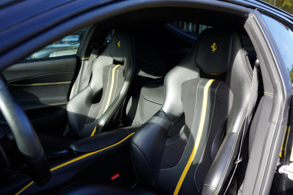 Ferrari 812 6.5 V12 Superfast HELE / Carbon / Lift / Passenger Display / Leder Nero