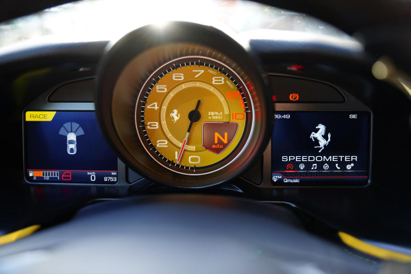 Ferrari 812 6.5 V12 Superfast HELE / Carbon / Lift / Passenger Display / Leder Nero