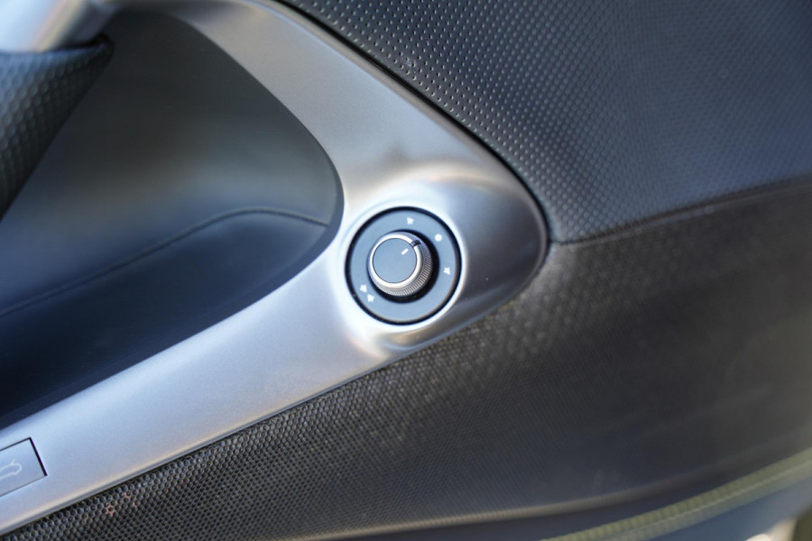 Ferrari 812 6.5 V12 Superfast HELE / Carbon / Lift / Passenger Display / Leder Nero